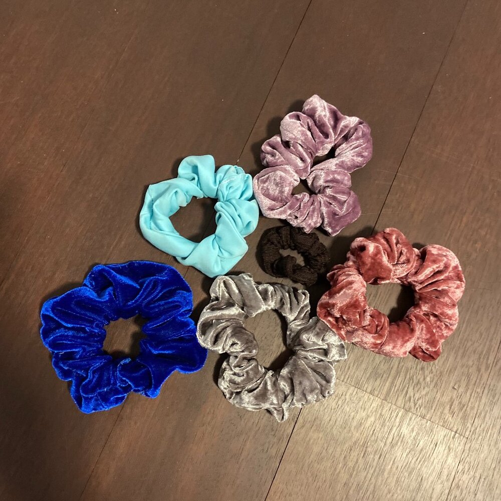 6 Pack of Scrunchies